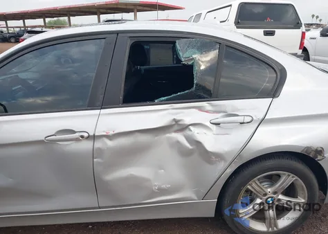 2014 BMW 328I xDrive z USA, uszkodzony, nr VIN WBA3B3C50EJ982076